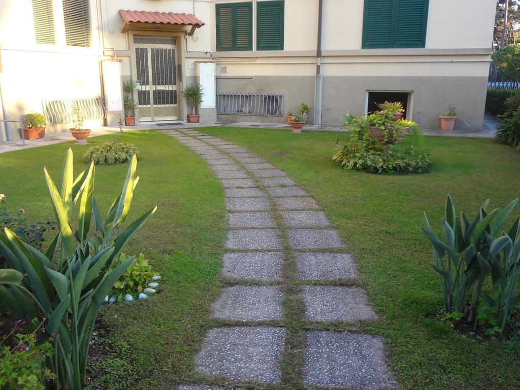 La Pineta Apartment Viareggio Buitenkant foto